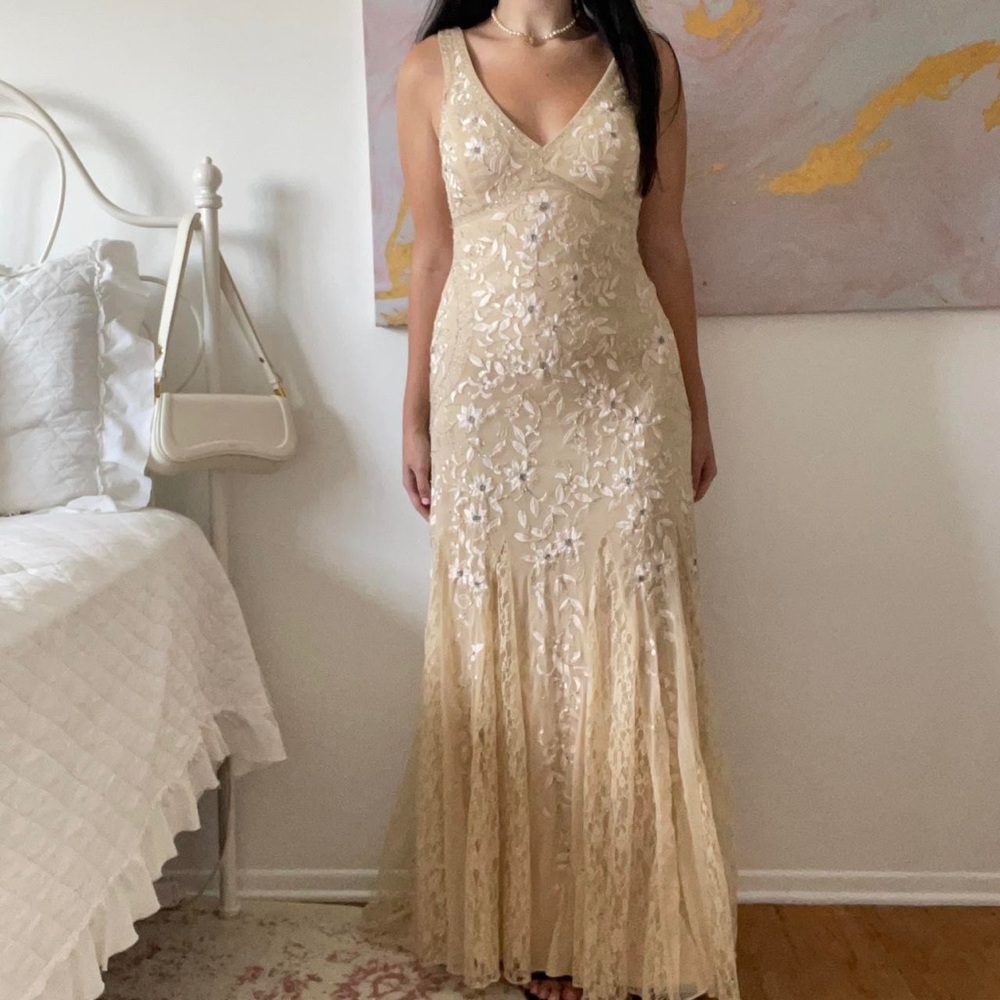 Sue Wong Nocturne formal lacey gown
